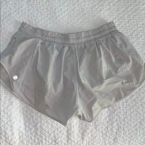 Authentic muted white lulu lemon Hotty hot shorts